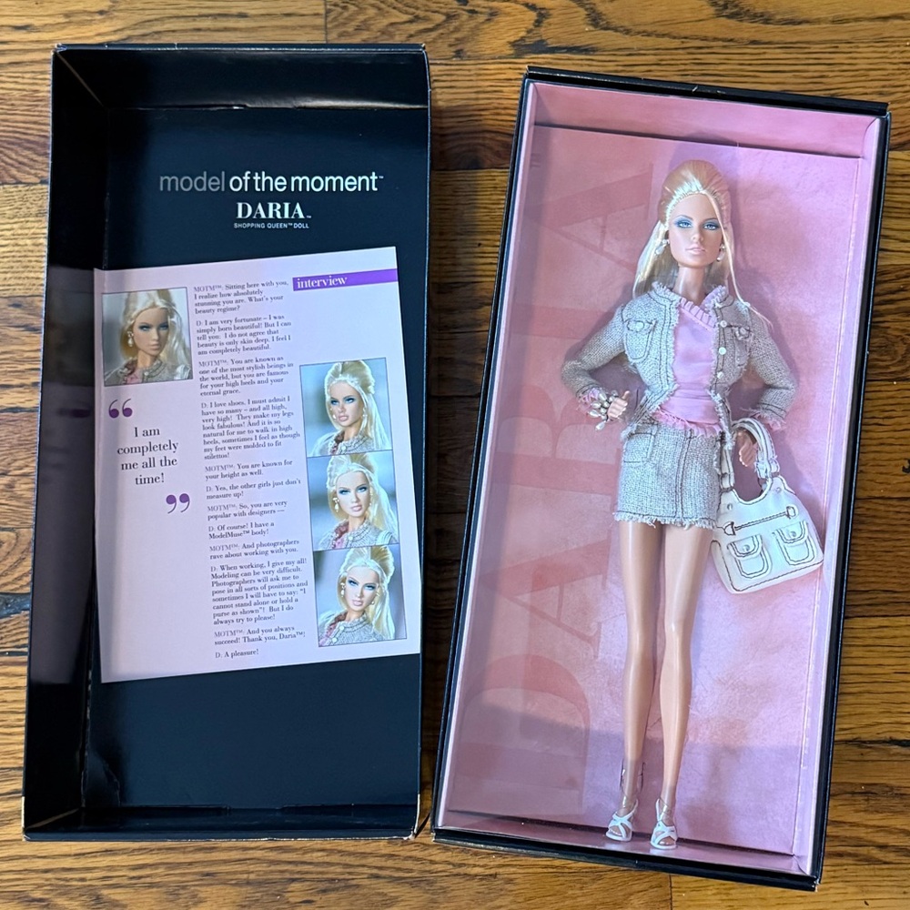 Mattel 2005 Collectible Barbie - Gold Label - Daria Shopping Queen: MotM